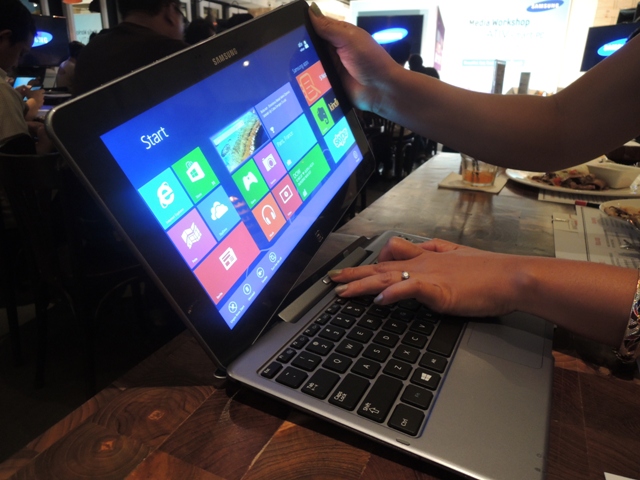 Mau dijadiin tablet atau PC? Terserah kita!