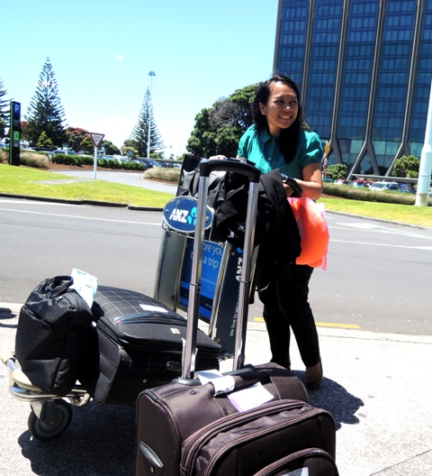 Iya, daku bawa koper sebanyak ituh :D hehe