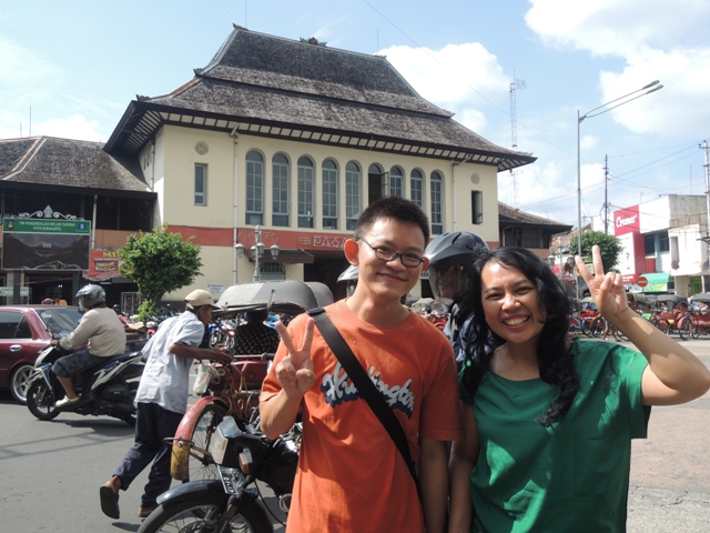 Pemandu super baik hati di Solo. Thank you Halim San! ^_^ Pssst dia masih jomblo lhooo, kali aja pada mau gitu. Eh :mrgreen: