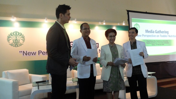 Pakar-pakar kesehatan setelah acara diskusi.