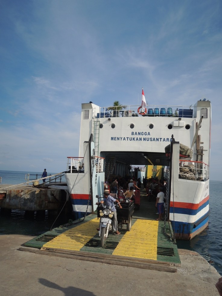 KMP Muria, kapal rute Jepara-Karimun Jawa dengan lama peerjalanan 6 jam sajaaaa :D