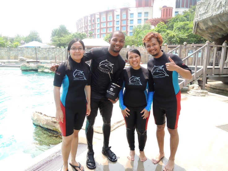 Ki-Ka: Keshie-Pelatih-saya-Pria. Ohiya, pelatih di sini ramah dan dijamin punya pengetahuan luas. Puas banget nanya ina inu :)