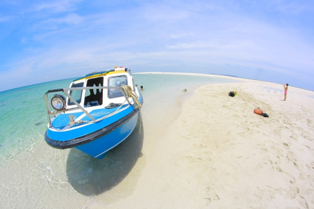 Salah satu foto pake fitur fish eye jepretan temen saya @vinographyworld waktu kami ke Derawan beberapa waktu lalu. Jadi mupeng sama MITO IMPACT Android One kaaan? Biar bisa moto pake fish eye jugak.