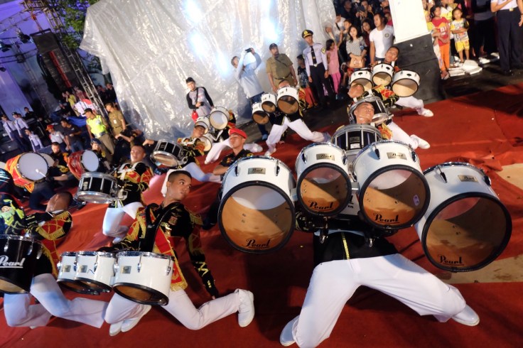 Salah satu pose favorit saya, mereka kayang!